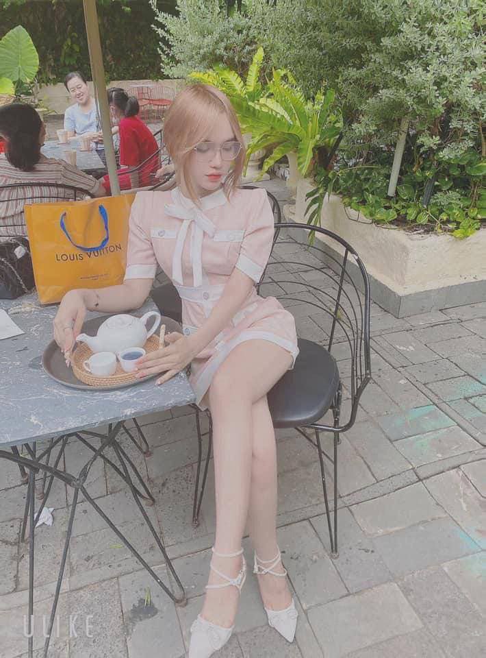 Em kế dẫn cô bạn thân về nhà cùng chơi trò gia đình với anh trai
