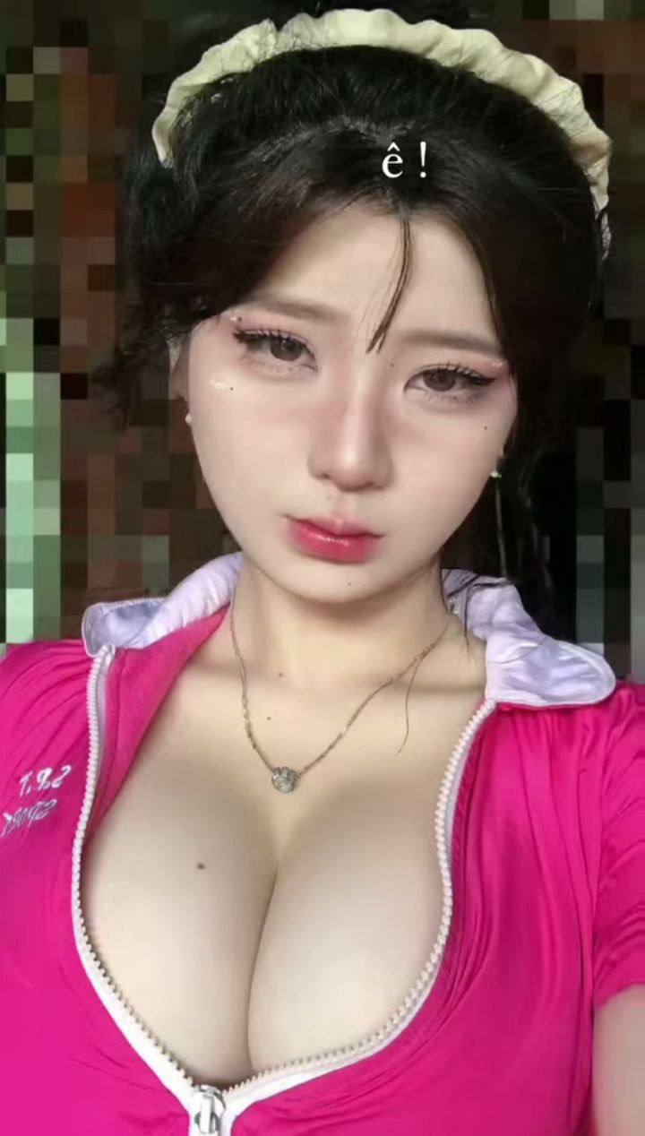 Hotgirl việt nam livestream móc lồn đăng lên mạng để câu tương tác